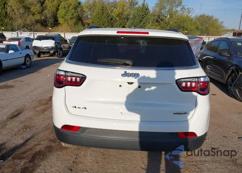 2025 Jeep Compass Latitude 4X4 from USA, damaged, VIN 3C4NJDBN1ST547173